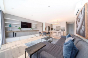 Luxury 2 Bedroom Apartment, Elements on Battery, Seapoint
